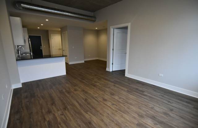 3833 N Broadway photos photos