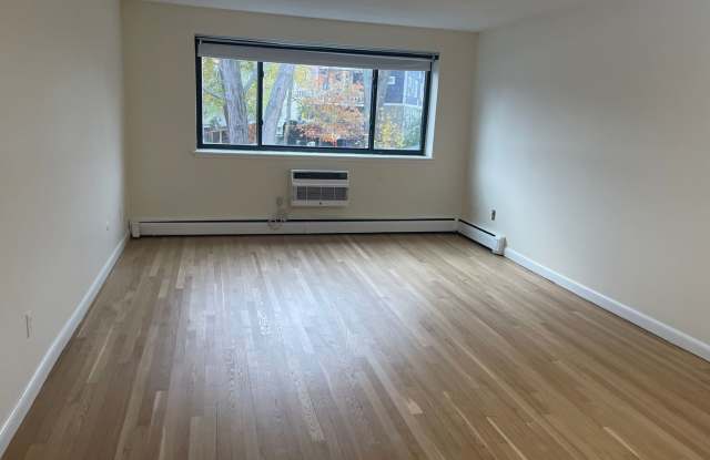 FREE MONTH Modern 2 Bed No Lead  HW Inc AC New floors, Dishwasher, elevator ,laundry  NICE UNIT! Gallery 4