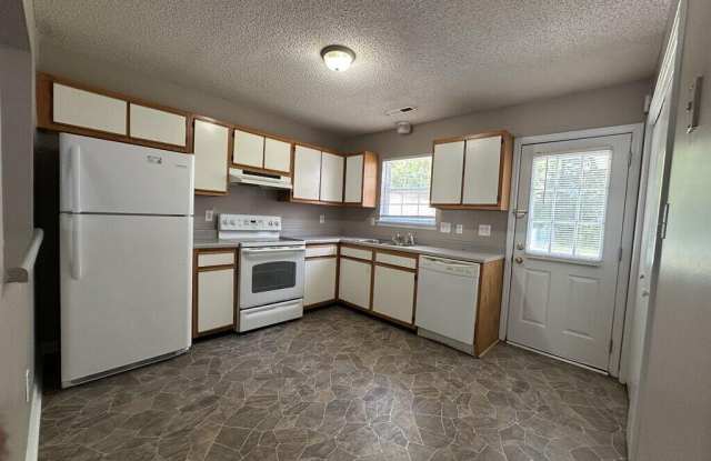 204 Live Oak Court Gallery 4