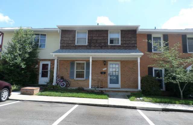 3 Bedroom 1 full and 2 Half Bath Townhouse photos photos