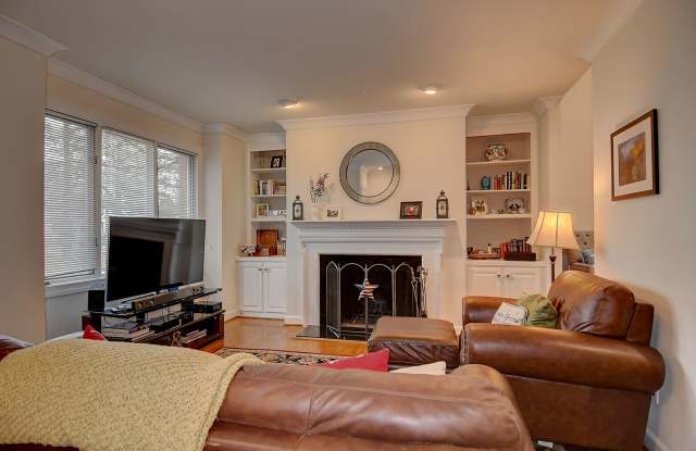 Spacious Condo in Ghent Square! Gallery 4