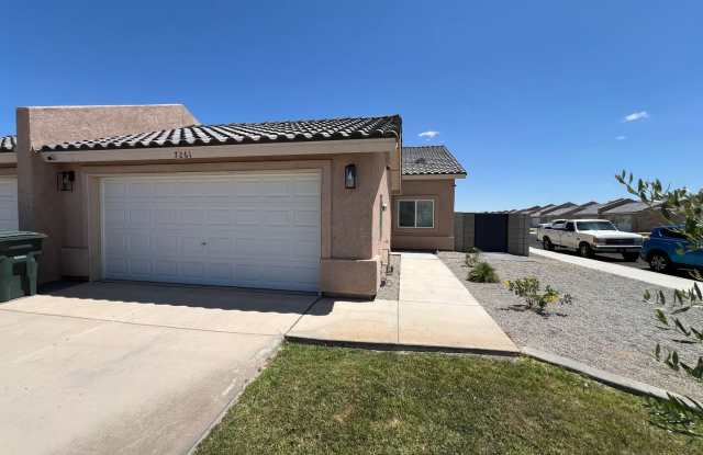 VERY NICE 3 BEDROOM IN DESERT SKY! photos photos