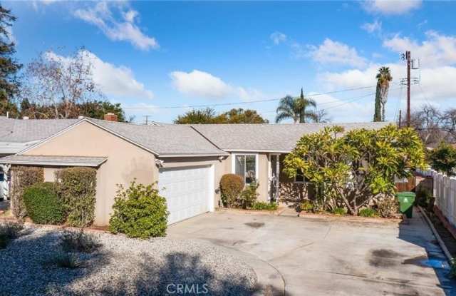 18829 Martha photos photos