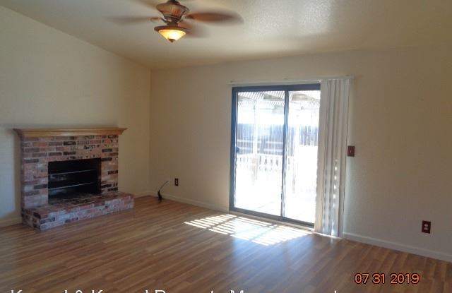 1190 Woodman Way Gallery 2