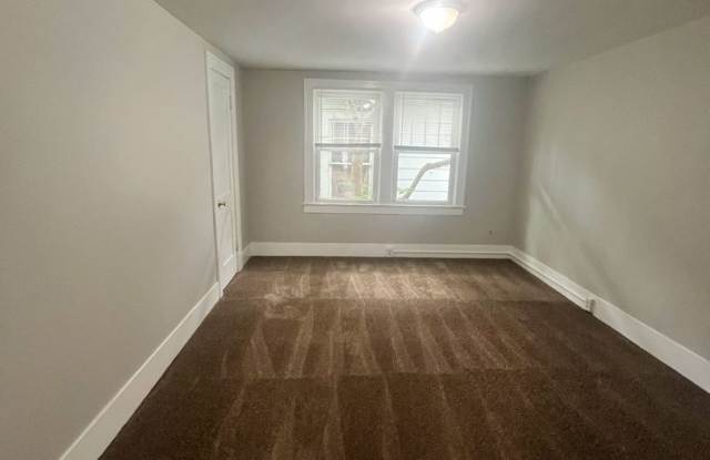 Three Bedroom House W/ Full unfinished Basement Gallery 4