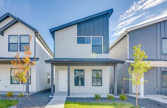 Beautiful, Modern 2 Bedroom Cottage Available! photos photos