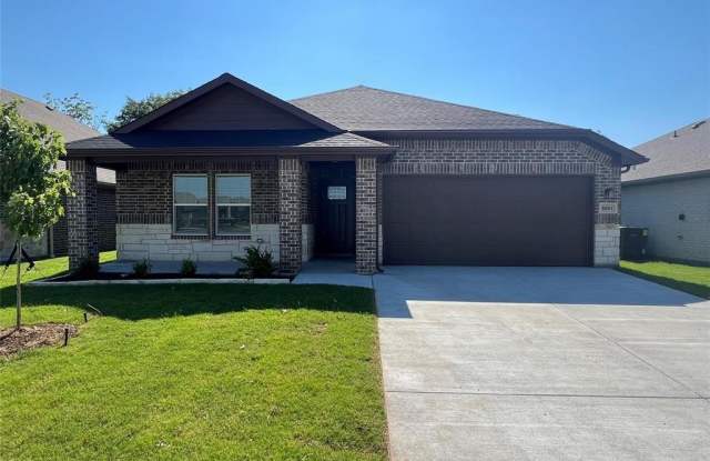 8001 scott Lane - 8001 Scott Lane, Greenville, TX 75402
