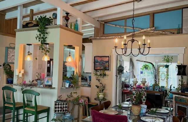 Charming 3BR House in Venice Gallery 3