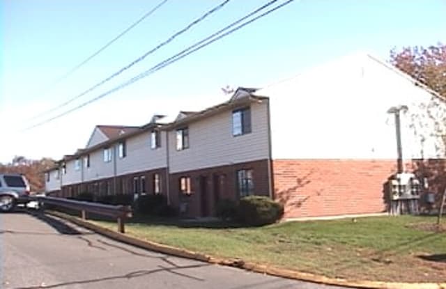499 Scott Rd - 499 Scott Road, Waterbury, CT 06705