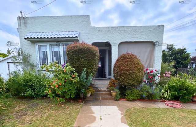 Single Story 2BD/1BA Home Minutes to the Beach! photos photos