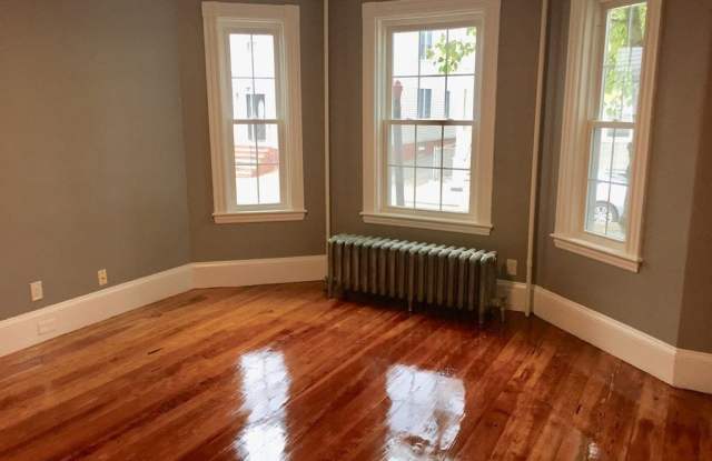 671 E 8th Gallery 3