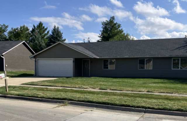 3 Bedroom Home for rent in Newton, IA Gallery 2