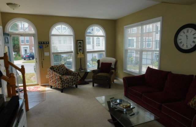 Charming 2br/2.5ba, Exc Raleigh location! Available Now! Gallery 3