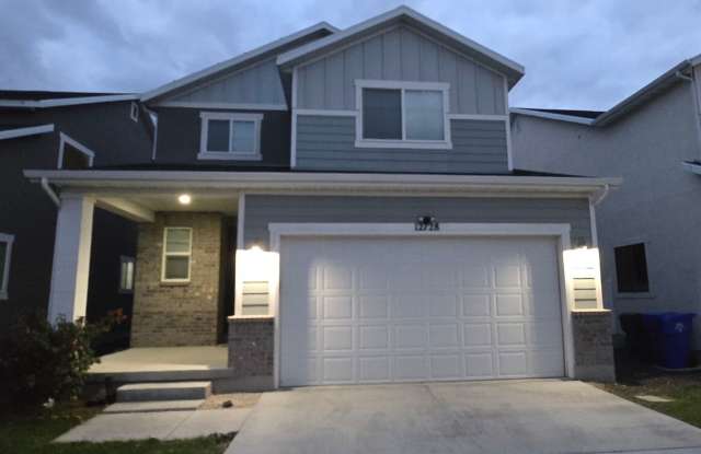 Spacious 4BR,3Bath House in Riverton - 12728 South Quail Lake Drive, Riverton, UT 84096