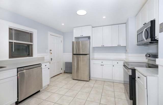 4 Weston Ave - 4 Weston Avenue, Braintree Town, MA 02184 4 Weston Ave - 4 Weston Avenue, Braintree Town, MA 02184