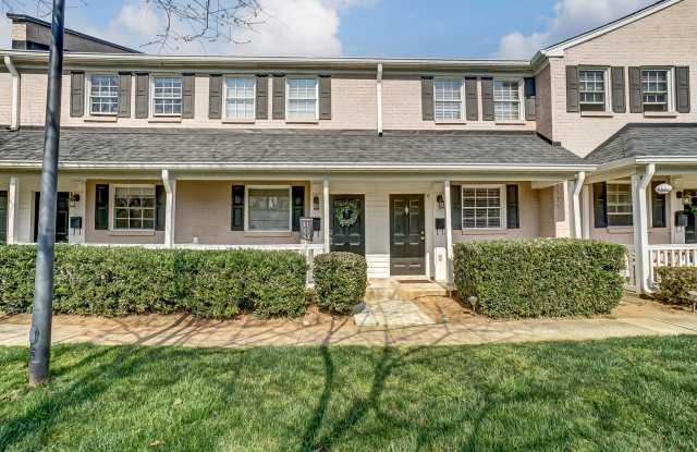 Charming Townhome in Sought-After Williamsburg on Commonwealth photos photos
