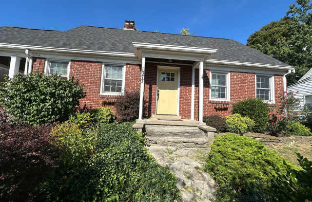 ANDERSON- Charming 4 bedroom 2 bath with fenced backyard photos photos
