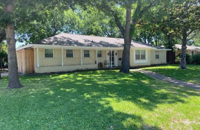 701 Austrian Road - 701 Austrian Road, Grand Prairie, TX 75050