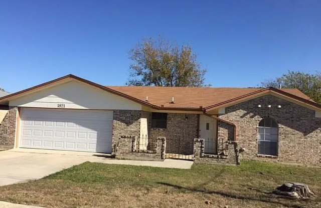 Updated 3/2 Home with 2-Car Garage + Air-Conditioned Workshop! photos photos