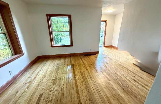 1613 Green Street Gallery 4