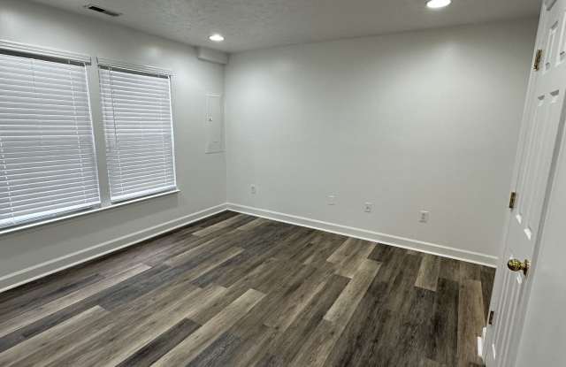 5047 Leasdale Road - 1 Gallery 3