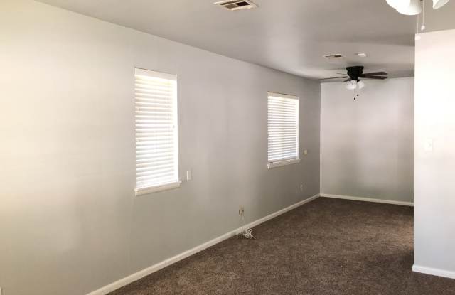 3004 N Geraldine Avenue Gallery 3