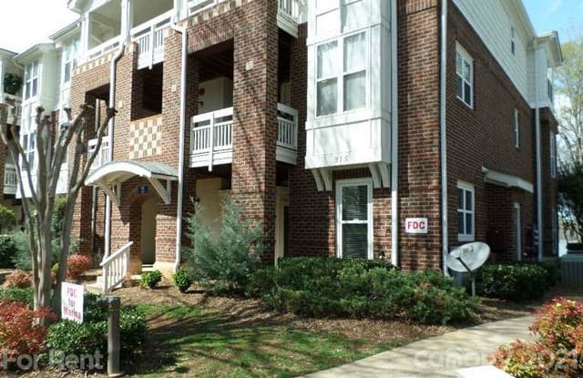 915 Northeast Drive - 915 Northeast Drive, Davidson, NC 28036