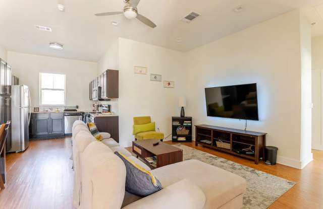 Cottages at Double Creek - 2400 Louis Henna Boulevard, Round Rock, TX 78664