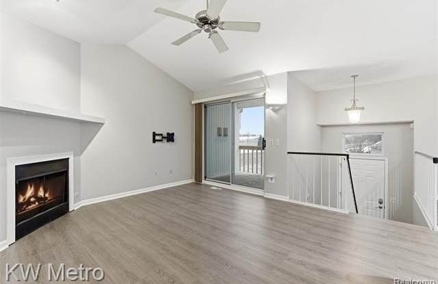 1563 N Bywood Avenue photos photos