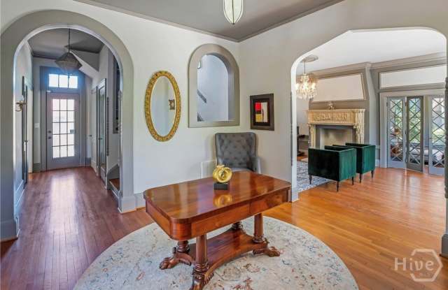 624 E Victory Drive Gallery 4