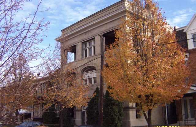 127 South Aiken Avenue Gallery 4