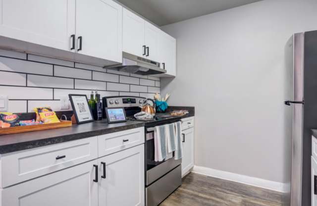 Latitude 28 Apartments Gallery 2