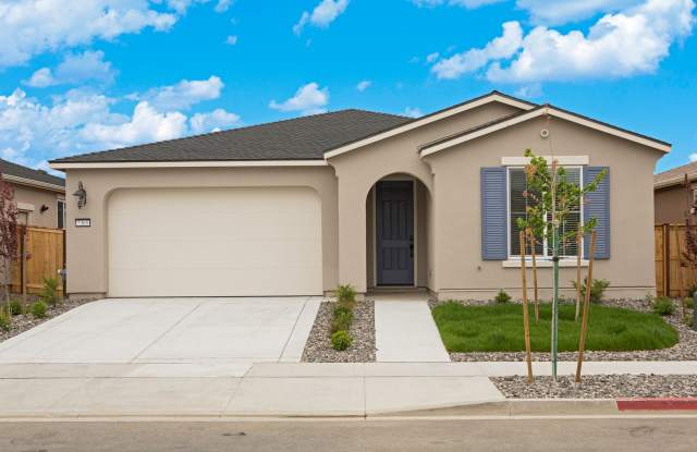 4 bedroom, 2.5 bathroom home in Golden Valley.  washer/dryer/refigerator included photos photos