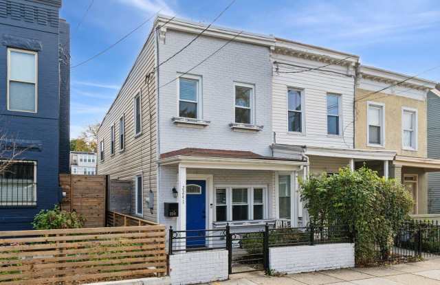 2241 PROUT Street SE Gallery 3