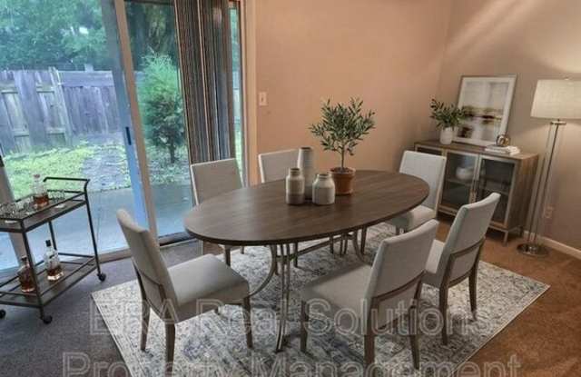 1184 Woodbrook Ln Gallery 3