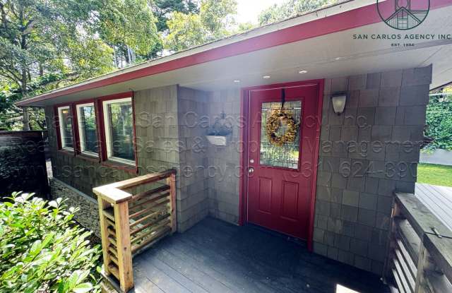 Nicely Appointed Two Bedroom Carmel Woods Bungalow photos photos