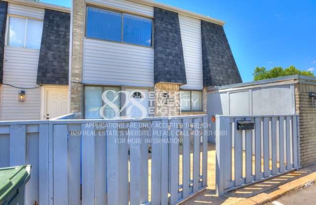 *AVAILABLE NOW!* Spacious 3 Bed/2.5 Bath Condo in East Norman! photos photos