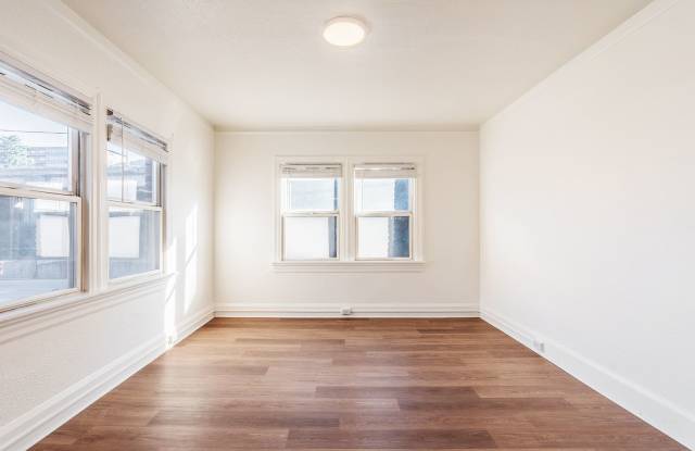 Carolina Court Apartments Gallery 3