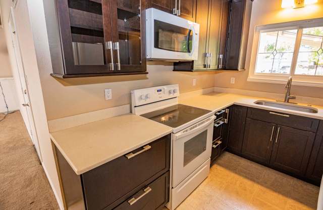 Perfectly located 3/2 Cambrian Park Home - 4384 Camden Ave San Jose Gallery 3
