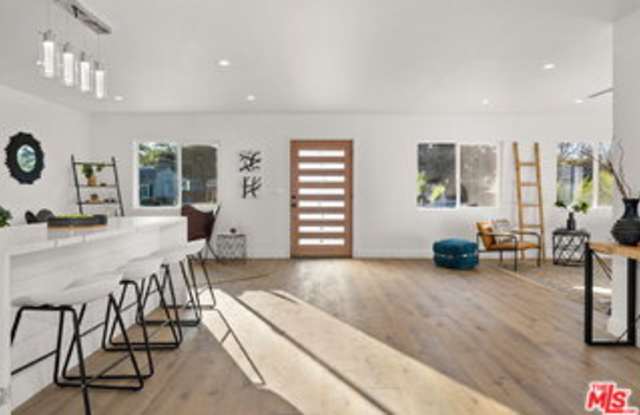 5928 Tobias Avenue photos photos