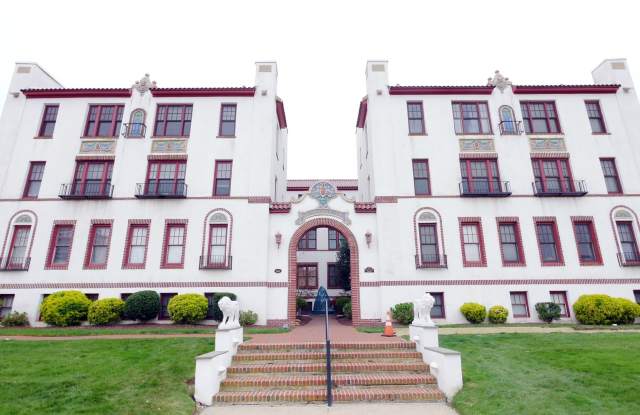 Beautiful Bright  Light 3rd Fl Condo 1 Block to Asbury Boardwalk/Ocean / Read showing notes BELOW! - 218 2nd Avenue, Asbury Park, NJ 07712