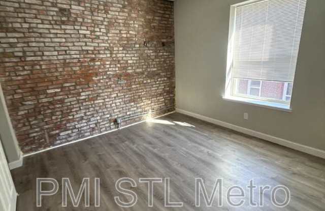 2108 S Spring Avenue Gallery 4