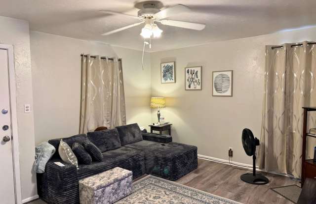 Cozy 3 Bed 1 Bath 1c Garage In Cityview! Gallery 4