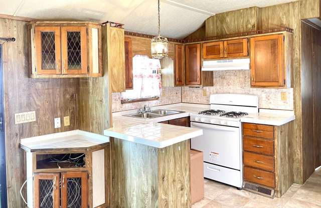 One Bedroom Mobile Home in the beautiful 55+ Community of Heritage Ranch, San Jacinto $1,100 - 1335 Heritage Ranch Road, San Jacinto, CA 92583