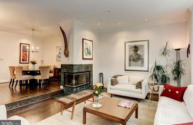 1542 N COLONIAL TERRACE Gallery 3