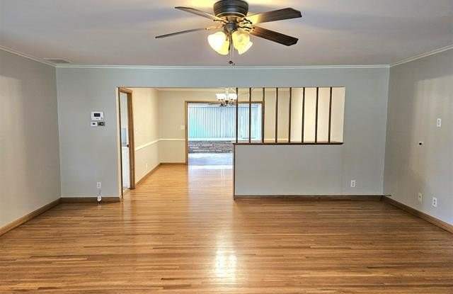 5125 S Atlanta Place Gallery 2