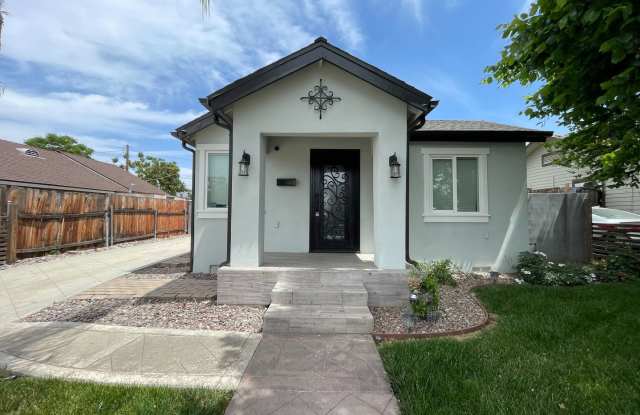 Charming 2BR Home in Central Riverside – Updated Interior with Private Yard photos photos