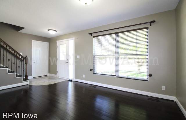 570 SE Carefree Lane Gallery 3