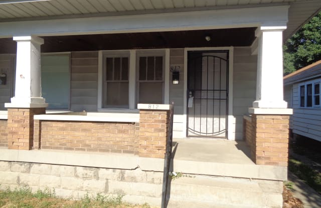 812 North Bradley Avenue photos photos