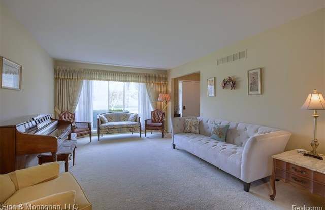 35 VERNIER Road Gallery 3